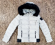  Women′s/Girl′s Autumn and Winter Quilted Jacket with Detachable Fur Food