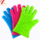 Silicone Heart Shape Heat Resistant Kitchen Gloves manufacturer